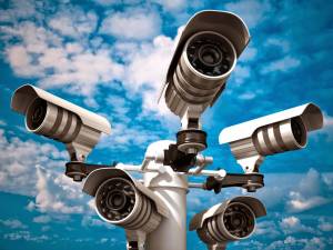 Consulter un expert en sécurité pour un système de surveillance sans failles