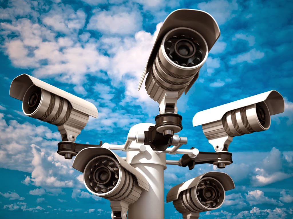 Consulter un expert en sécurité pour un système de surveillance sans failles